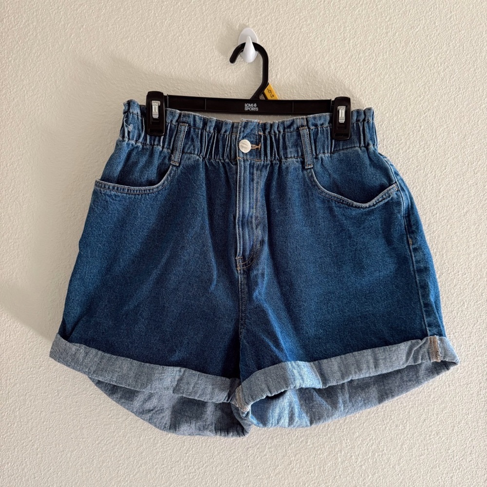H&M Blue Denim High Rise Mom Short with Pockets Size Medium
